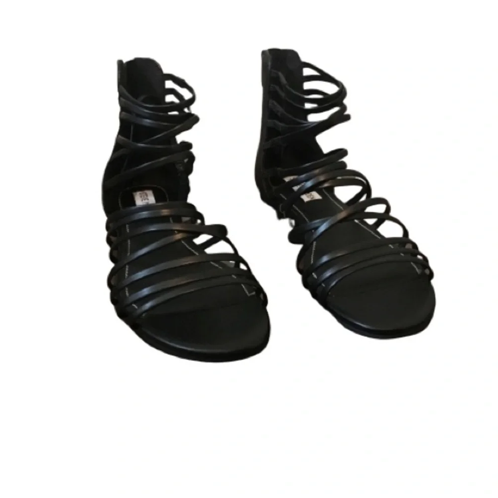 Steve Madden WALLIS Black Strappy Sandals Size 10M - Picture 1 of 4